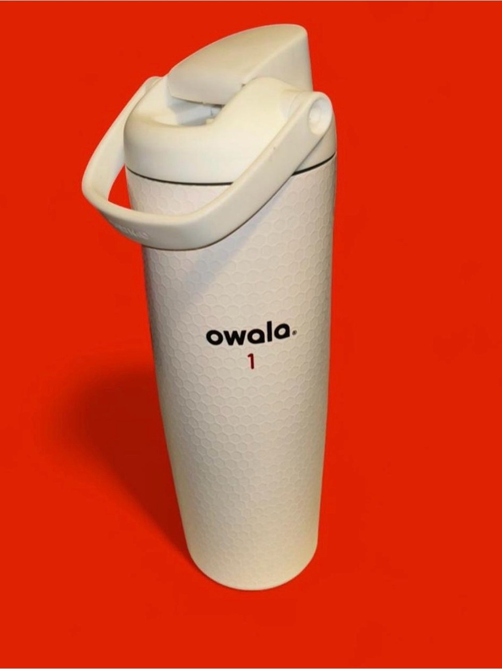 Limited Edition All White Owala FreeSip Sway Fairway Locking 32 OZ Water Bottle